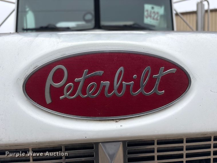 image for item EG8309 2004 Peterbilt 330 truck cab and chassis