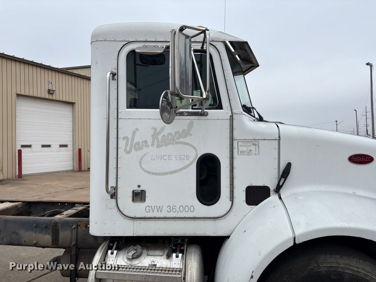 image for item EG8309 2004 Peterbilt 330 truck cab and chassis