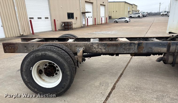 image for item EG8309 2004 Peterbilt 330 truck cab and chassis