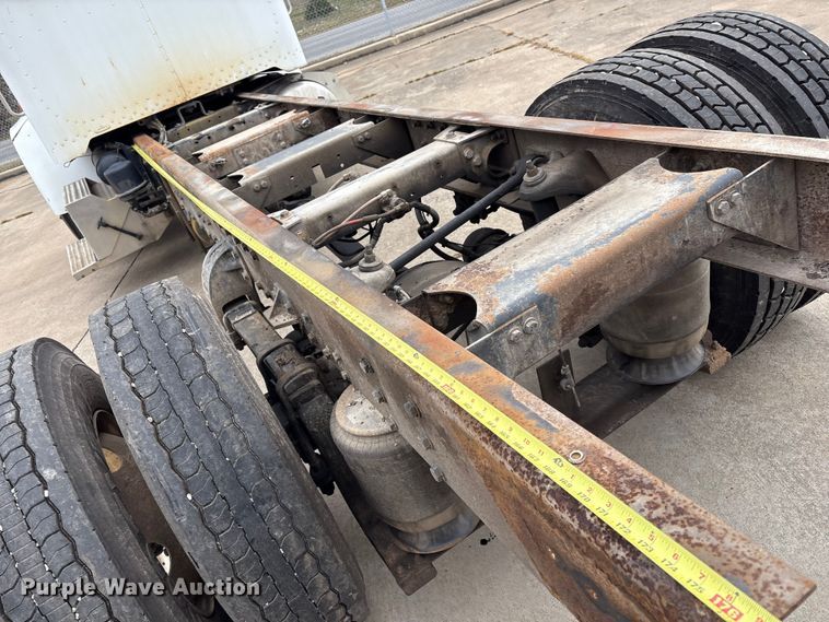 image for item EG8309 2004 Peterbilt 330 truck cab and chassis