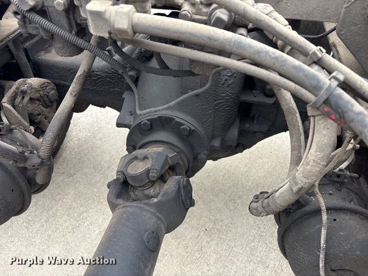 image for item EG8309 2004 Peterbilt 330 truck cab and chassis