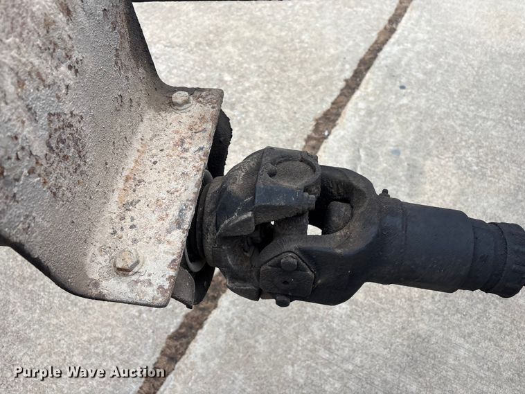 image for item EG8309 2004 Peterbilt 330 truck cab and chassis