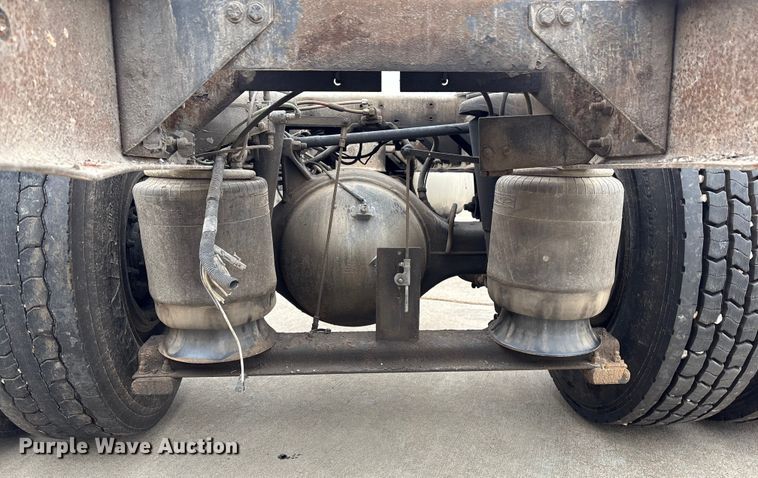 image for item EG8309 2004 Peterbilt 330 truck cab and chassis