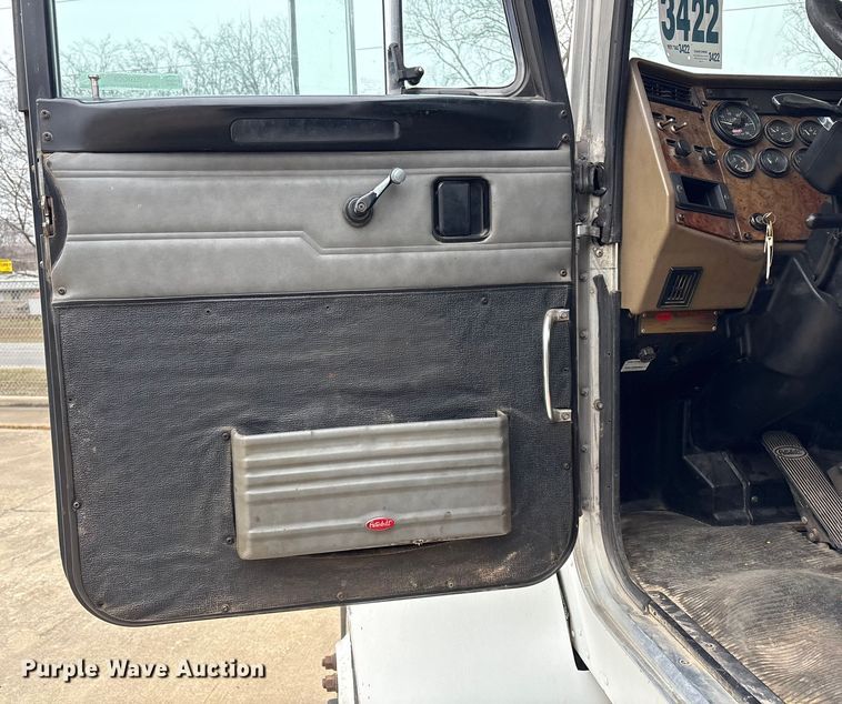 image for item EG8309 2004 Peterbilt 330 truck cab and chassis