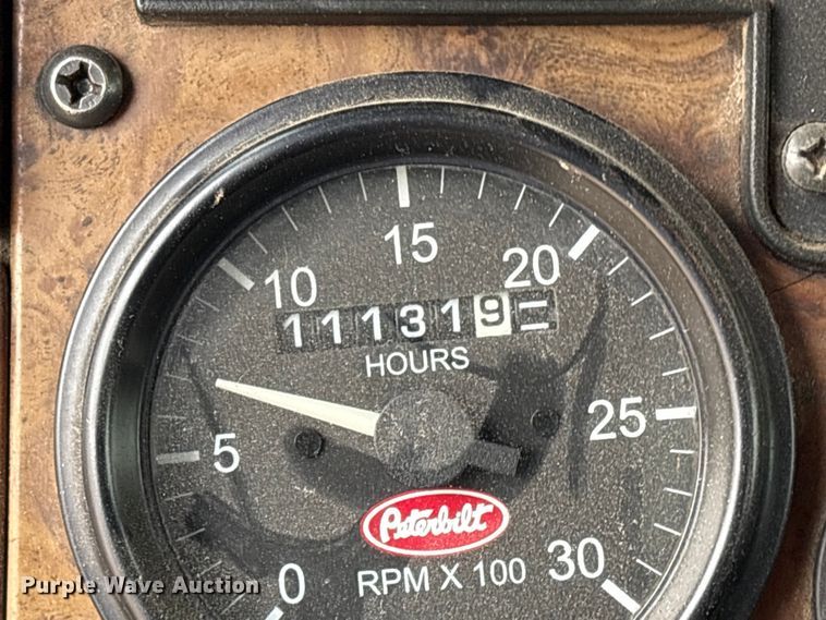 image for item EG8309 2004 Peterbilt 330 truck cab and chassis