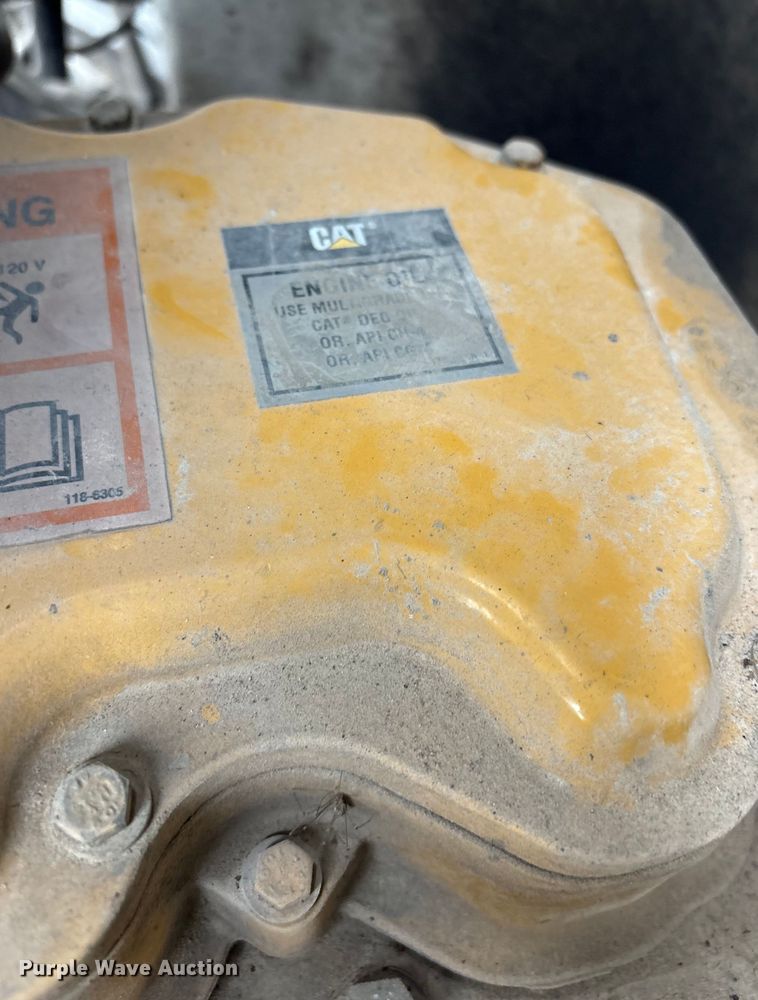 image for item EG8309 2004 Peterbilt 330 truck cab and chassis