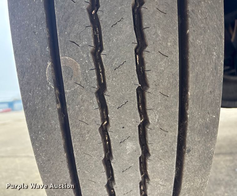 image for item EG8309 2004 Peterbilt 330 truck cab and chassis