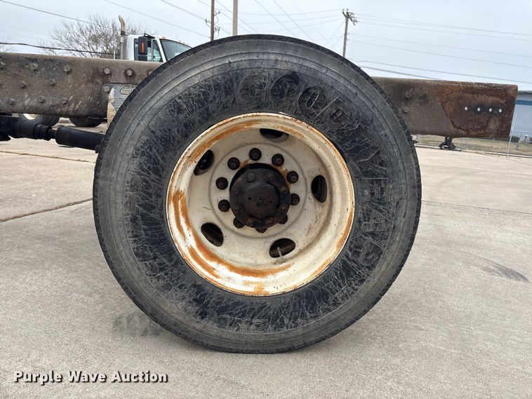 image for item EG8309 2004 Peterbilt 330 truck cab and chassis