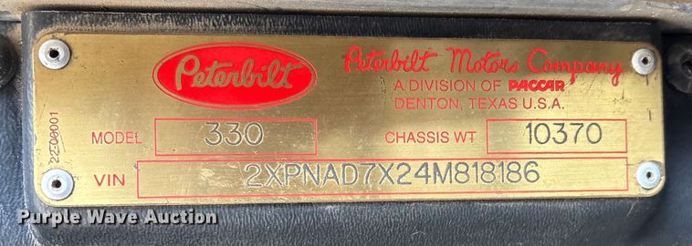 image for item EG8309 2004 Peterbilt 330 truck cab and chassis