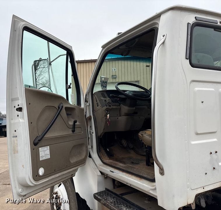 image for item EG8310 2009 Sterling Acterra truck cab and chassis