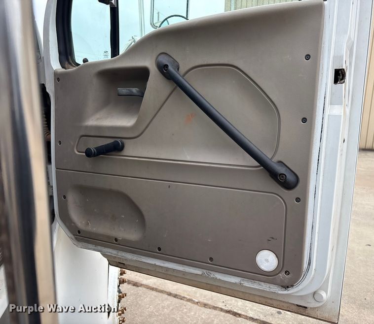 image for item EG8310 2009 Sterling Acterra truck cab and chassis