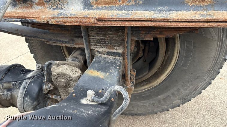 image for item EG8311 2009 International 4400 truck cab and chassis