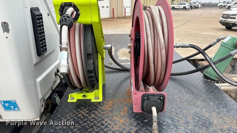 image for item EG8311 2009 International 4400 truck cab and chassis