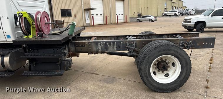 image for item EG8311 2009 International 4400 truck cab and chassis