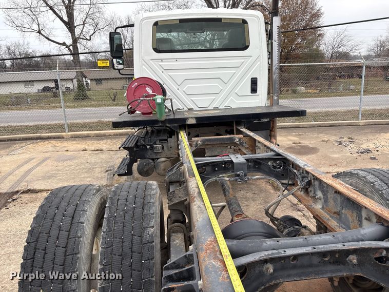 image for item EG8311 2009 International 4400 truck cab and chassis