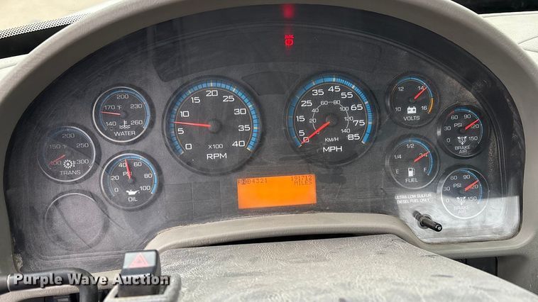 image for item EG8311 2009 International 4400 truck cab and chassis