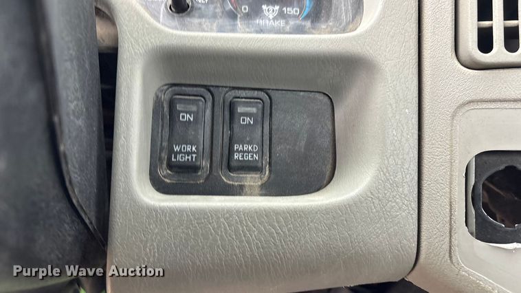 image for item EG8311 2009 International 4400 truck cab and chassis