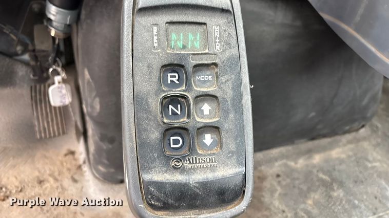 image for item EG8311 2009 International 4400 truck cab and chassis