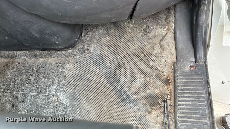 image for item EG8311 2009 International 4400 truck cab and chassis