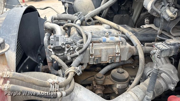 image for item EG8311 2009 International 4400 truck cab and chassis