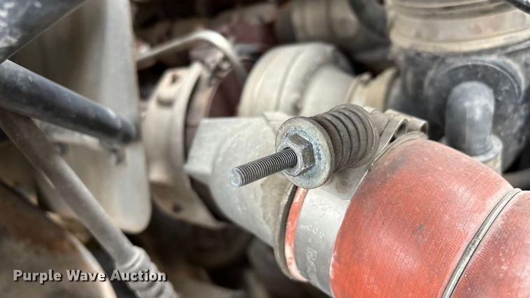 image for item EG8311 2009 International 4400 truck cab and chassis