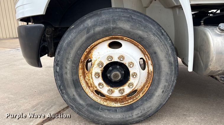 image for item EG8311 2009 International 4400 truck cab and chassis