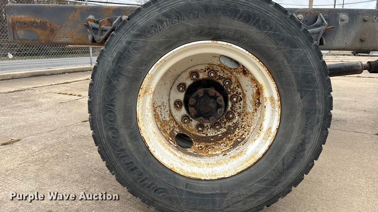 image for item EG8311 2009 International 4400 truck cab and chassis