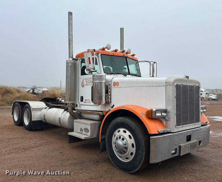 image for item EL0050 2005 Peterbilt 379 semi truck