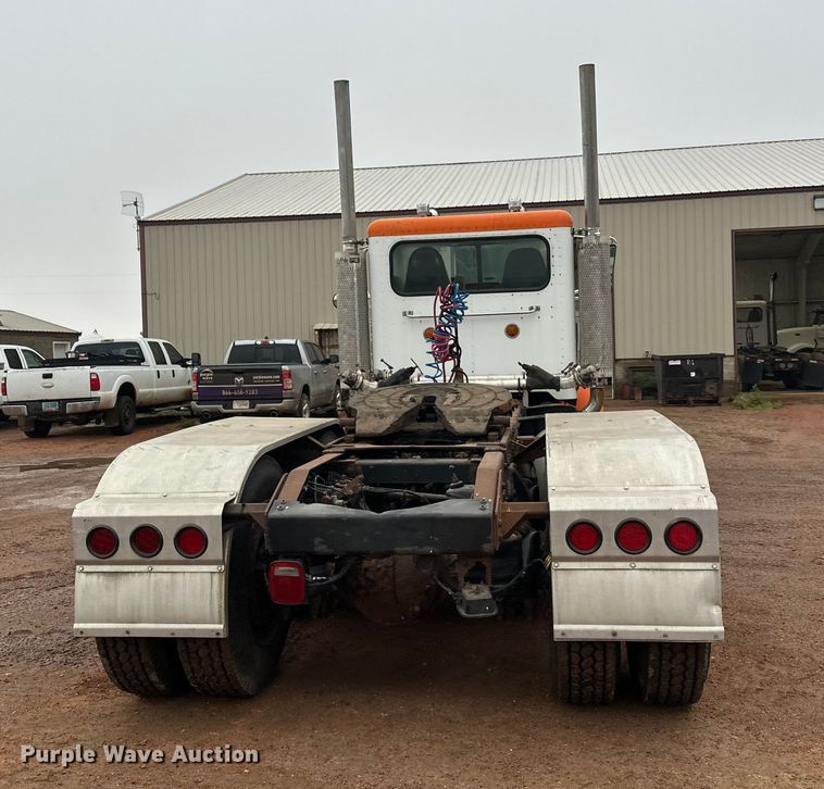 image for item EL0050 2005 Peterbilt 379 semi truck