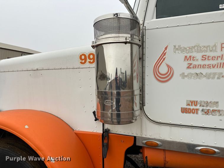 image for item EL0050 2005 Peterbilt 379 semi truck