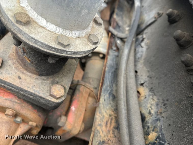 image for item EL0050 2005 Peterbilt 379 semi truck