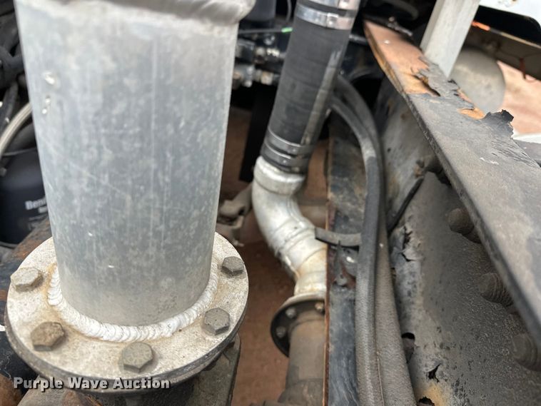 image for item EL0050 2005 Peterbilt 379 semi truck