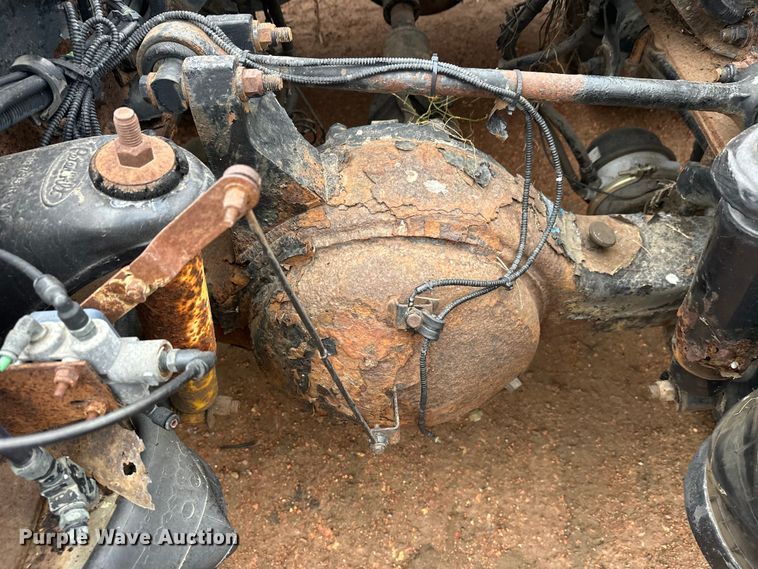 image for item EL0050 2005 Peterbilt 379 semi truck