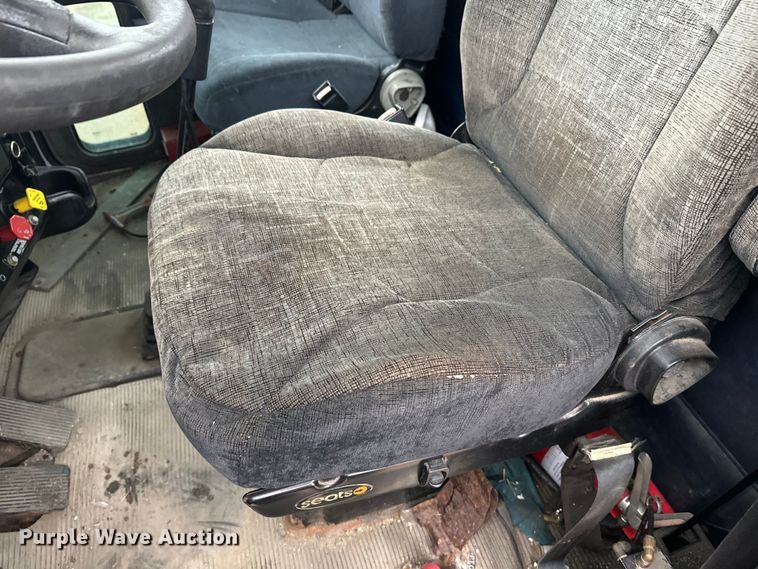 image for item EL0050 2005 Peterbilt 379 semi truck