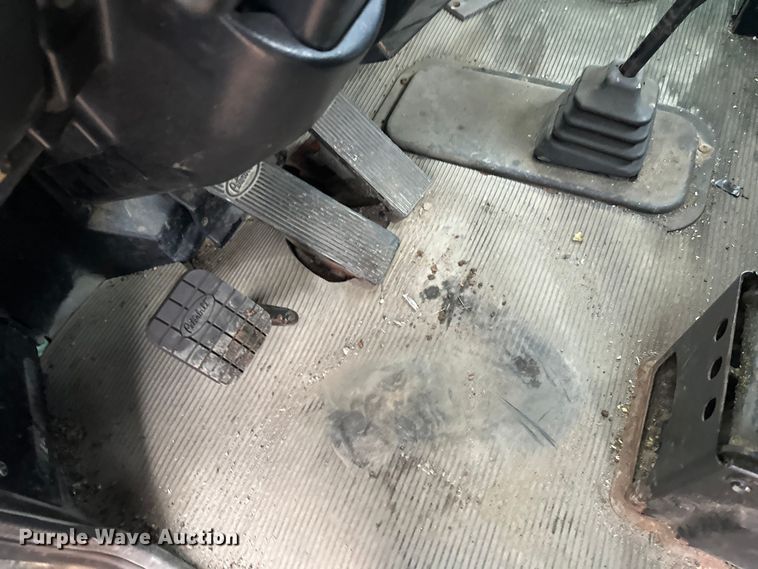 image for item EL0050 2005 Peterbilt 379 semi truck