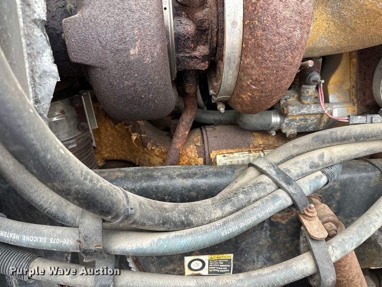 image for item EL0050 2005 Peterbilt 379 semi truck