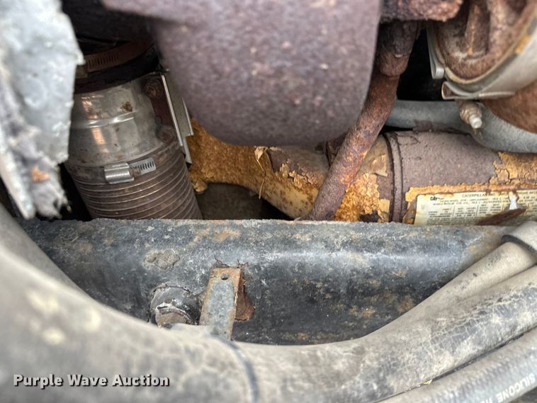 image for item EL0050 2005 Peterbilt 379 semi truck