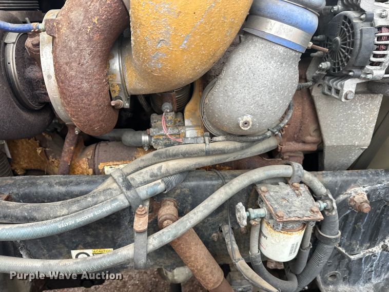 image for item EL0050 2005 Peterbilt 379 semi truck