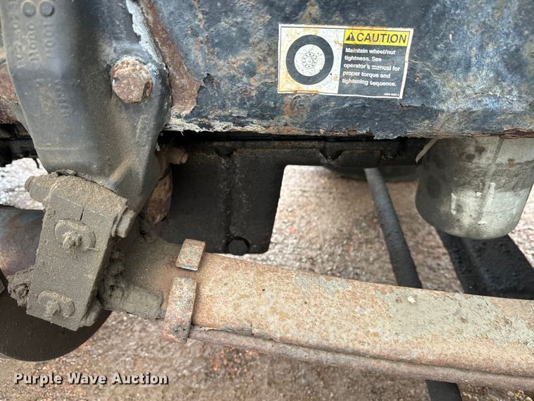 image for item EL0050 2005 Peterbilt 379 semi truck