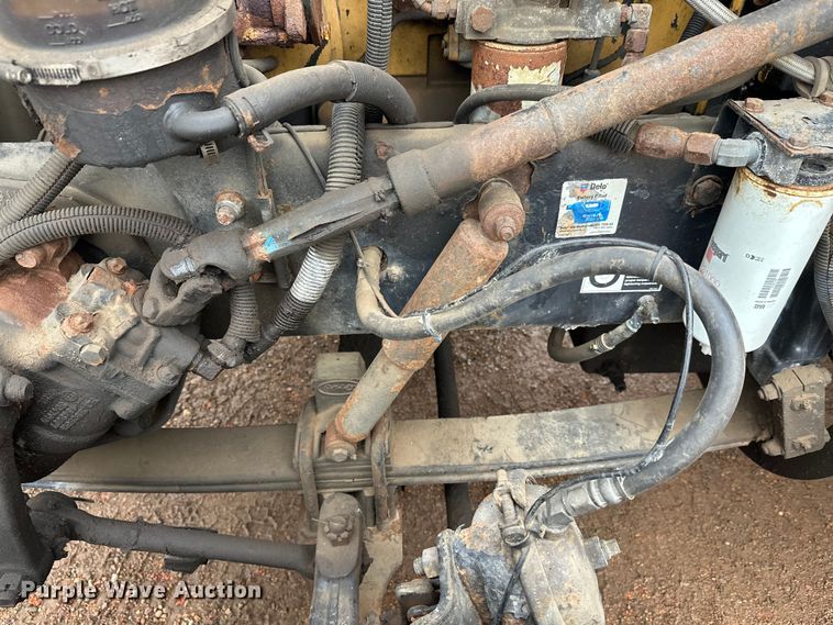 image for item EL0050 2005 Peterbilt 379 semi truck