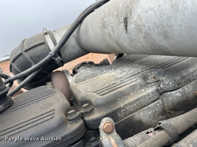 image for item EL0050 2005 Peterbilt 379 semi truck