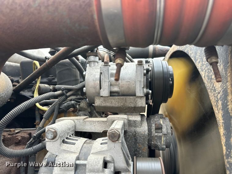 image for item EL0050 2005 Peterbilt 379 semi truck