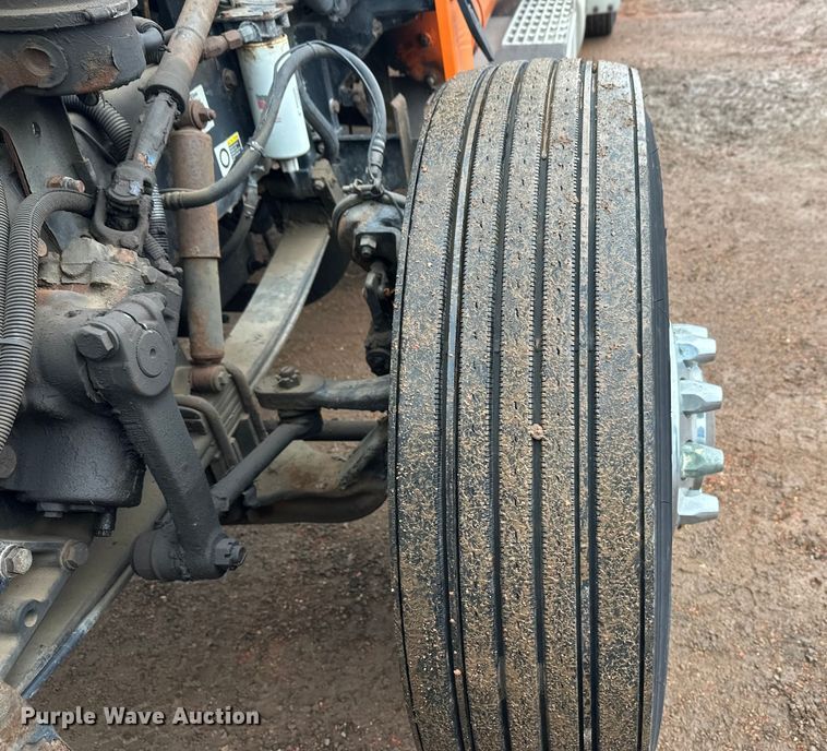 image for item EL0050 2005 Peterbilt 379 semi truck