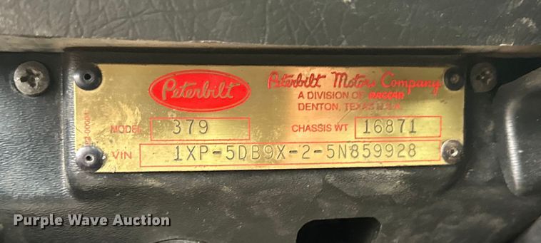 image for item EL0050 2005 Peterbilt 379 semi truck