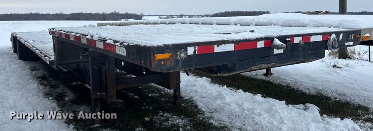 image for item EN0769 2006 Transcraft drop deck equipment trailer