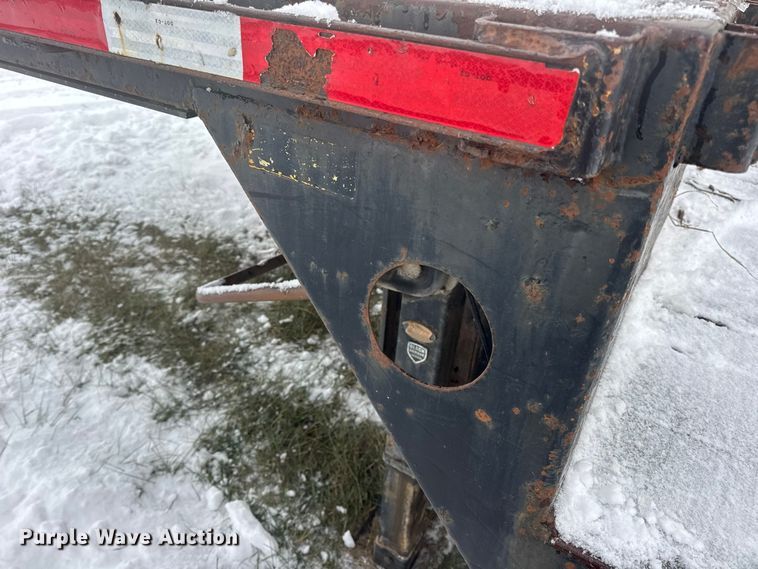 image for item EN0769 2006 Transcraft drop deck equipment trailer