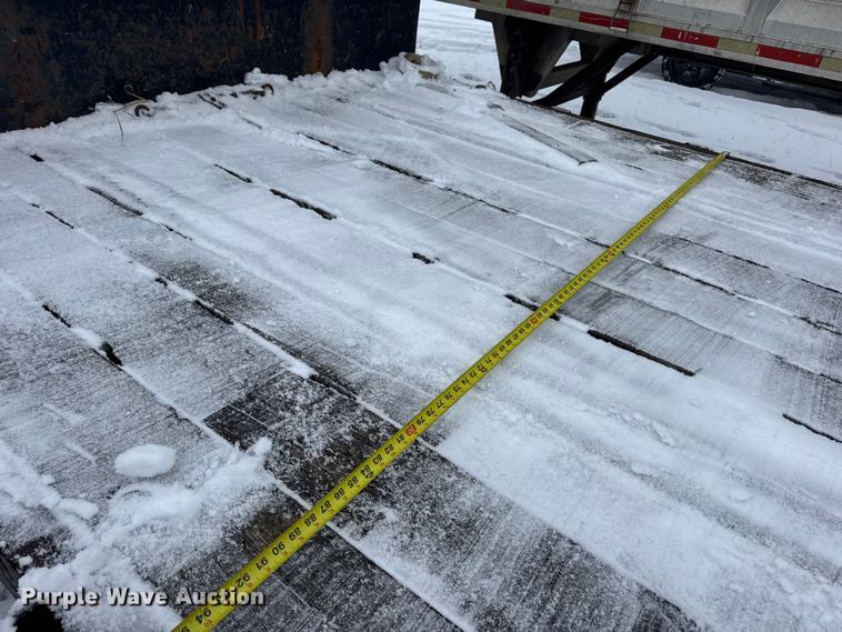 image for item EN0769 2006 Transcraft drop deck equipment trailer