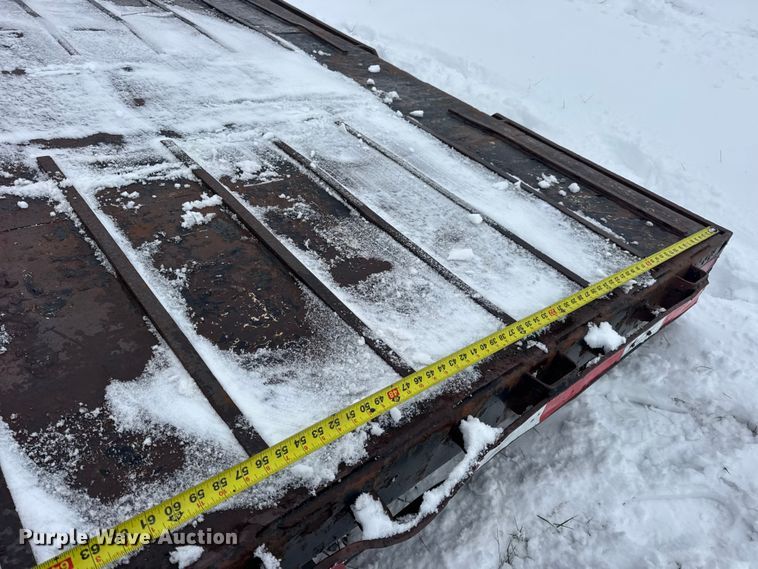 image for item EN0769 2006 Transcraft drop deck equipment trailer