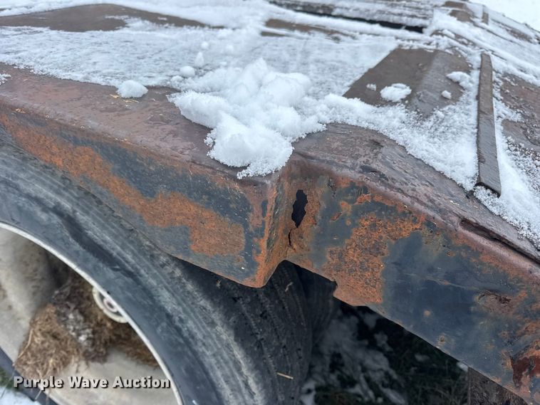 image for item EN0769 2006 Transcraft drop deck equipment trailer