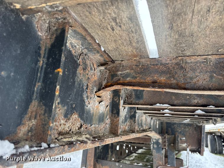 image for item EN0769 2006 Transcraft drop deck equipment trailer